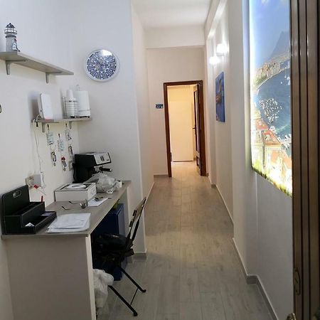 Bed and Breakfast Fenesta Vascia Neapel Exterior foto