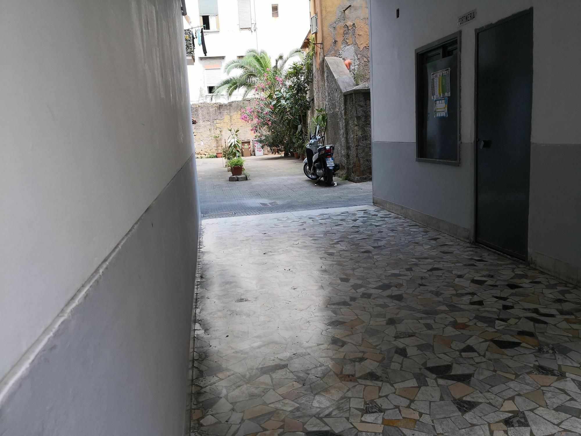 Bed and Breakfast Fenesta Vascia Neapel Exterior foto
