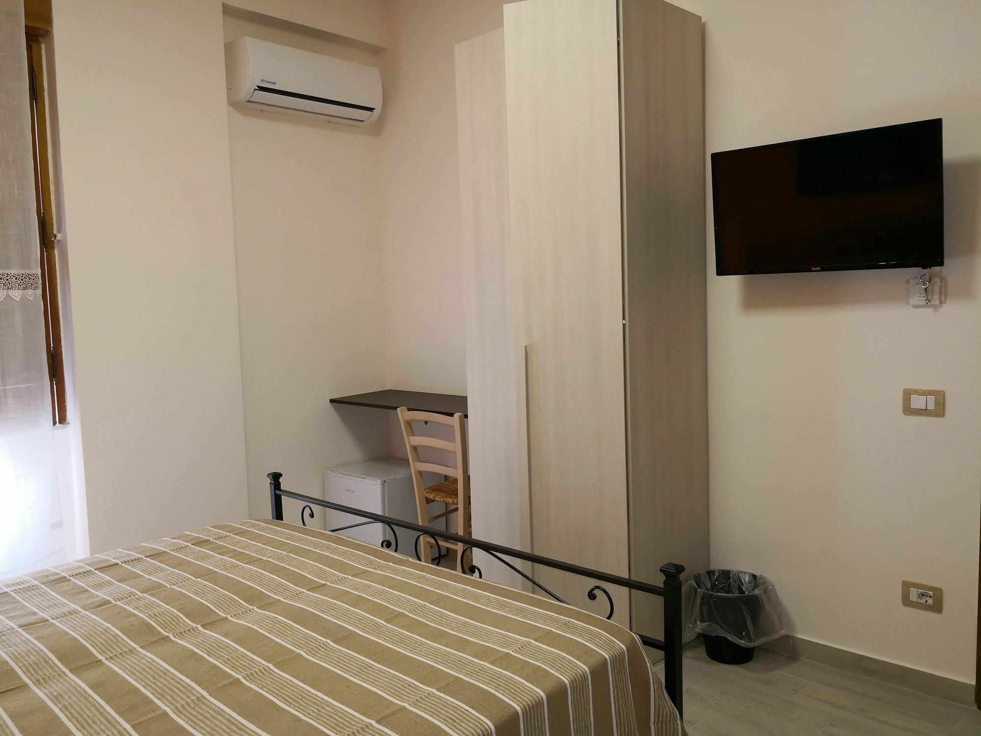 Bed and Breakfast Fenesta Vascia Neapel Exterior foto