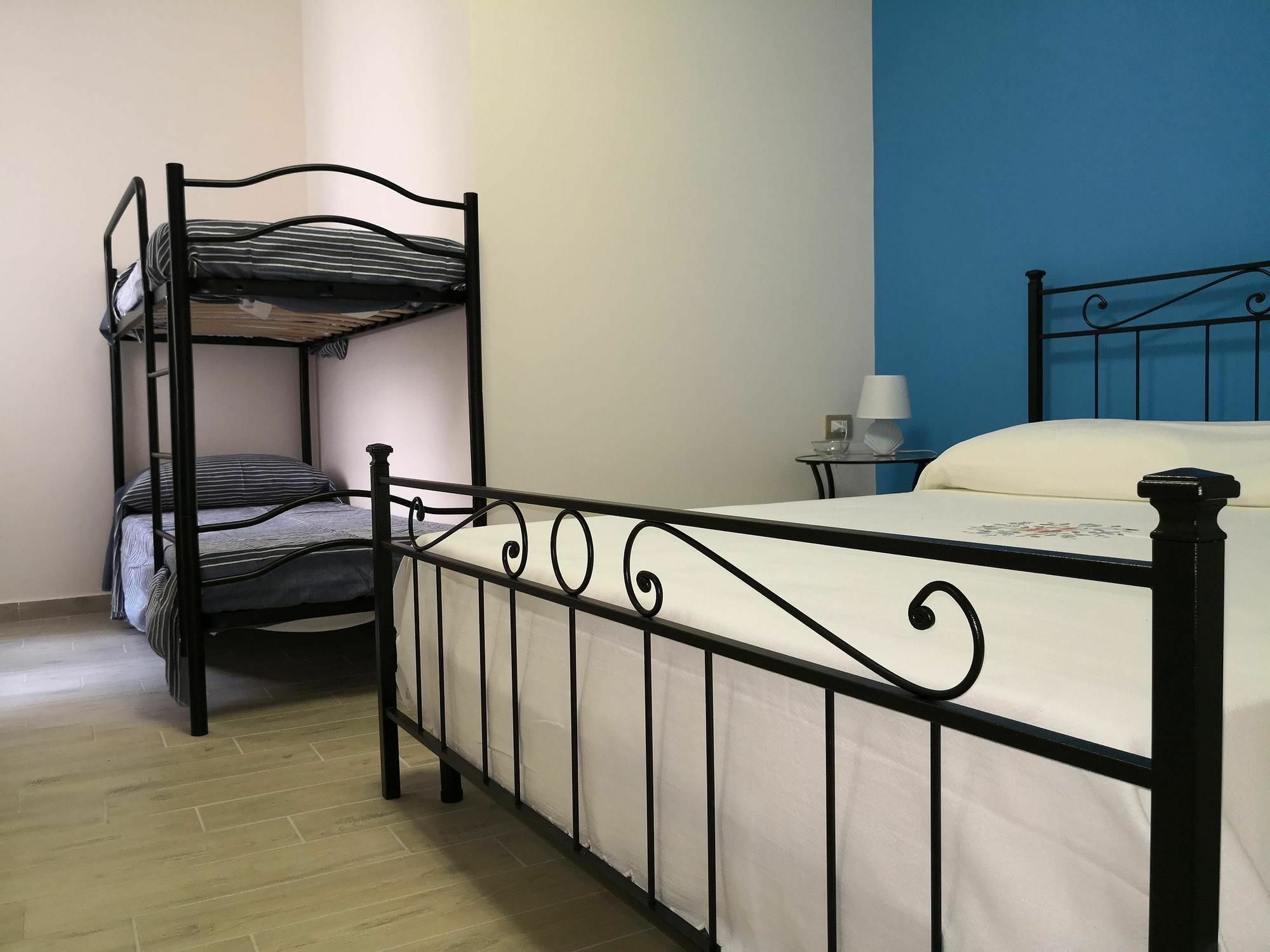 Bed and Breakfast Fenesta Vascia Neapel Exterior foto