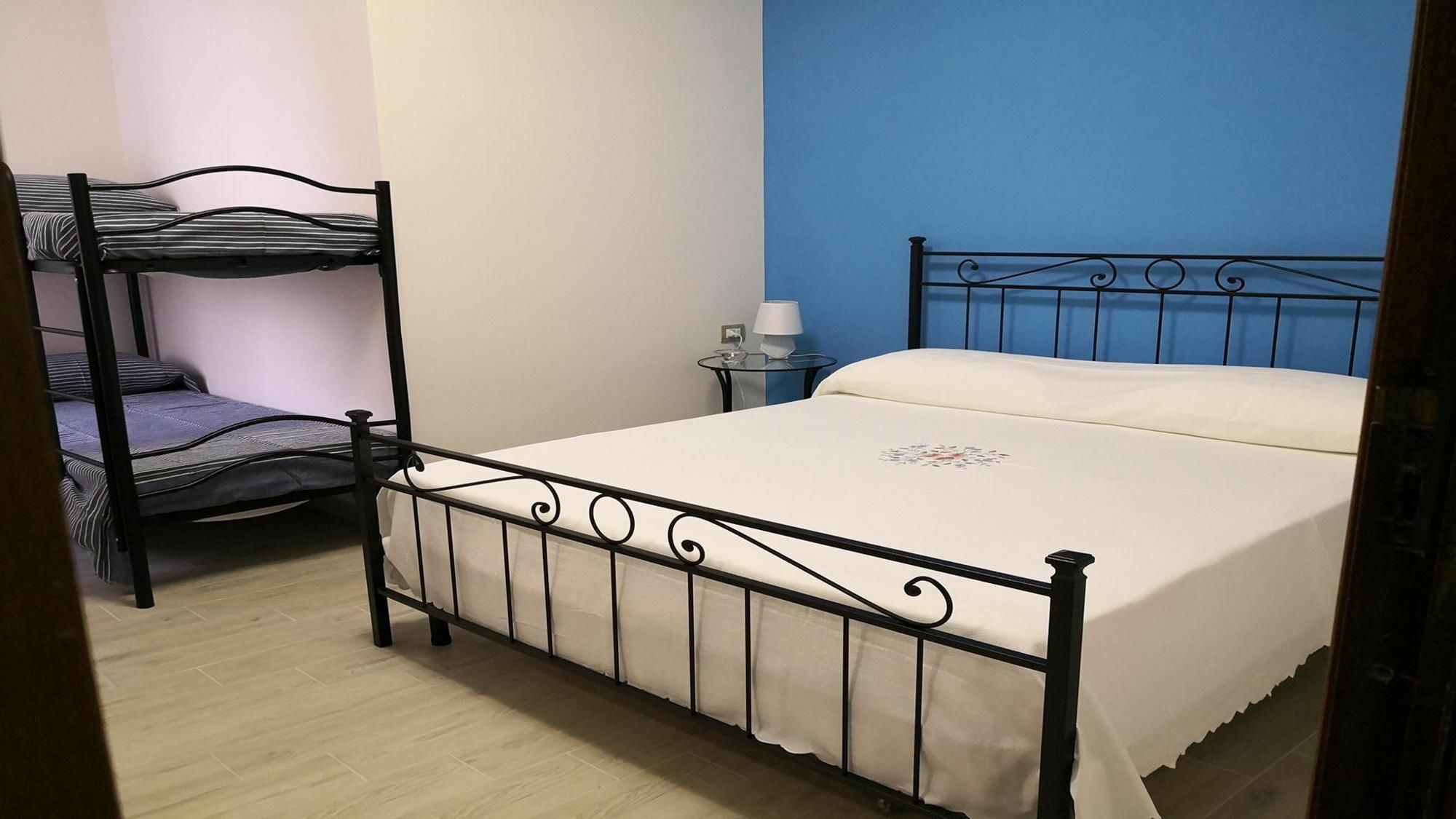 Bed and Breakfast Fenesta Vascia Neapel Exterior foto