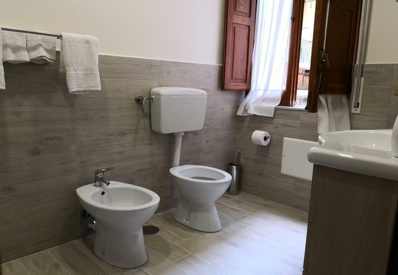 Bed and Breakfast Fenesta Vascia Neapel Exterior foto