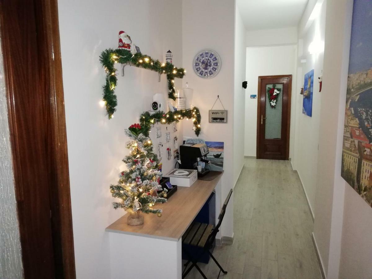 Bed and Breakfast Fenesta Vascia Neapel Exterior foto