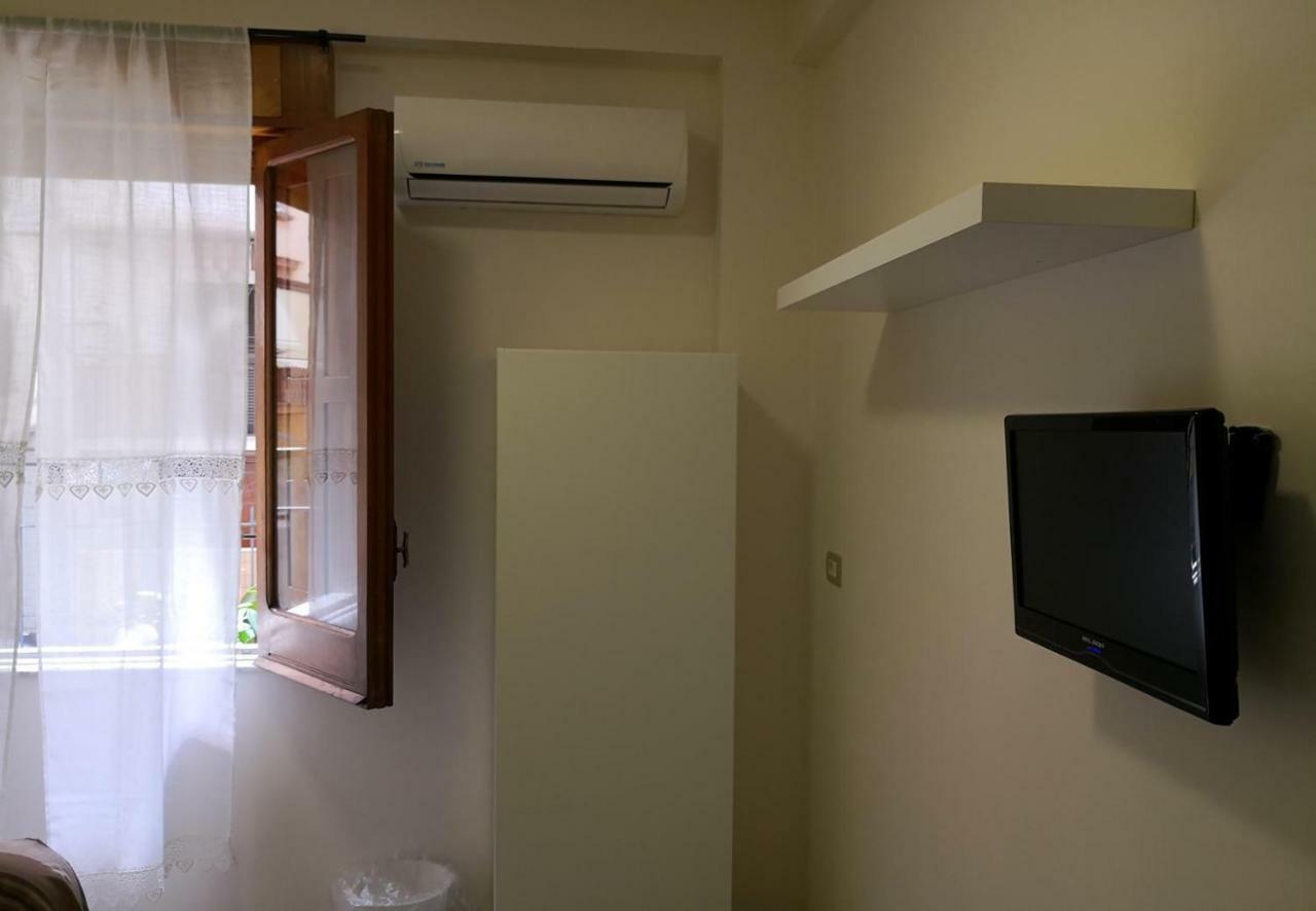 Bed and Breakfast Fenesta Vascia Neapel Exterior foto